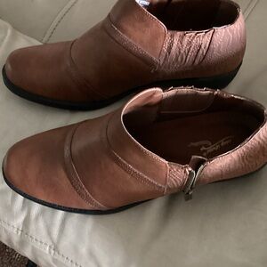 Easy Street Tan Ankle Boots